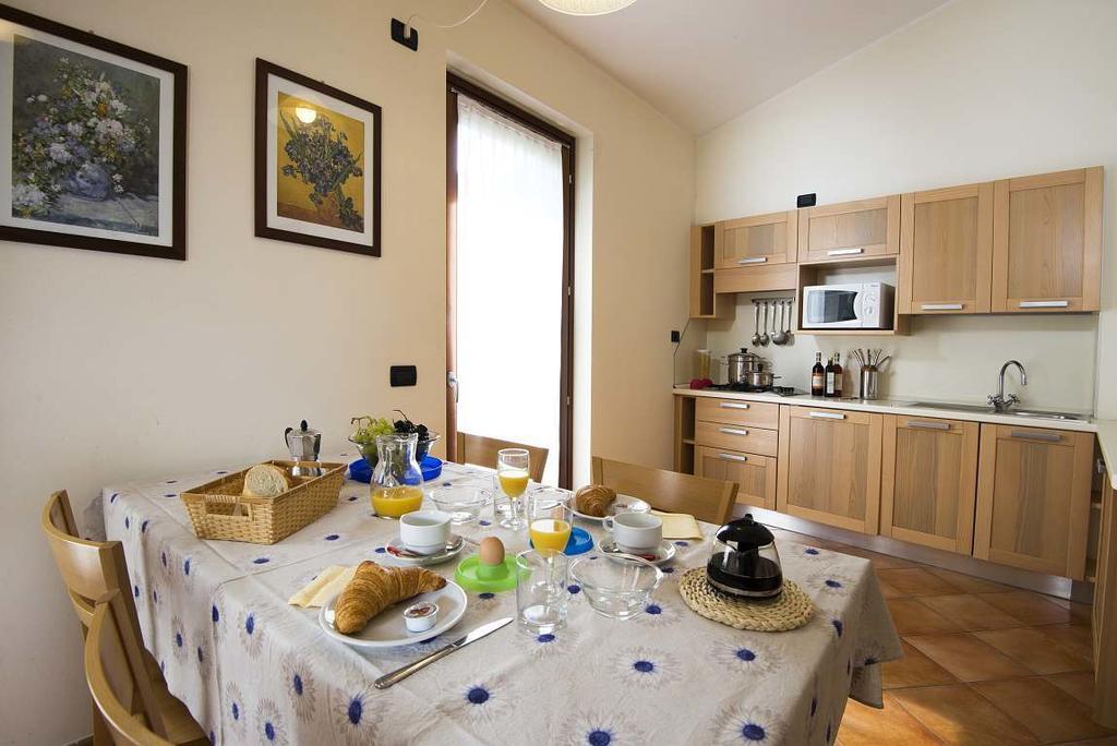 Residence Corte Camaldoli Garda  Eksteriør bilde